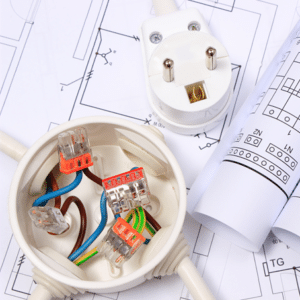 Elektriker Berlin bei einer Elektroinstallation mit Anschlussdose und Verdrahtung nach Schaltplan